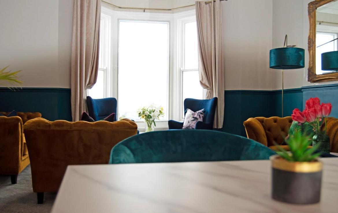 Hotel No5, Beachfront With Free Private Car Park Llandudno Exterior photo