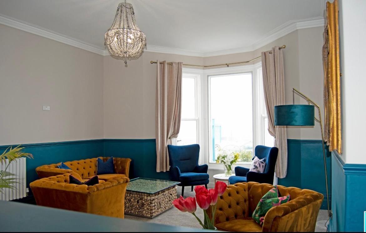 Hotel No5, Beachfront With Free Private Car Park Llandudno Exterior photo