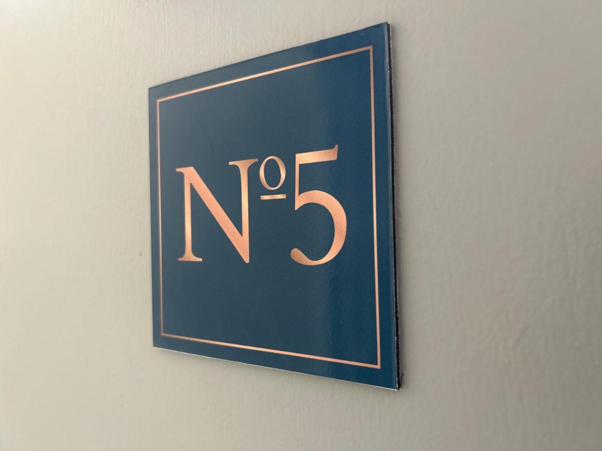Hotel No5, Beachfront With Free Private Car Park Llandudno Exterior photo