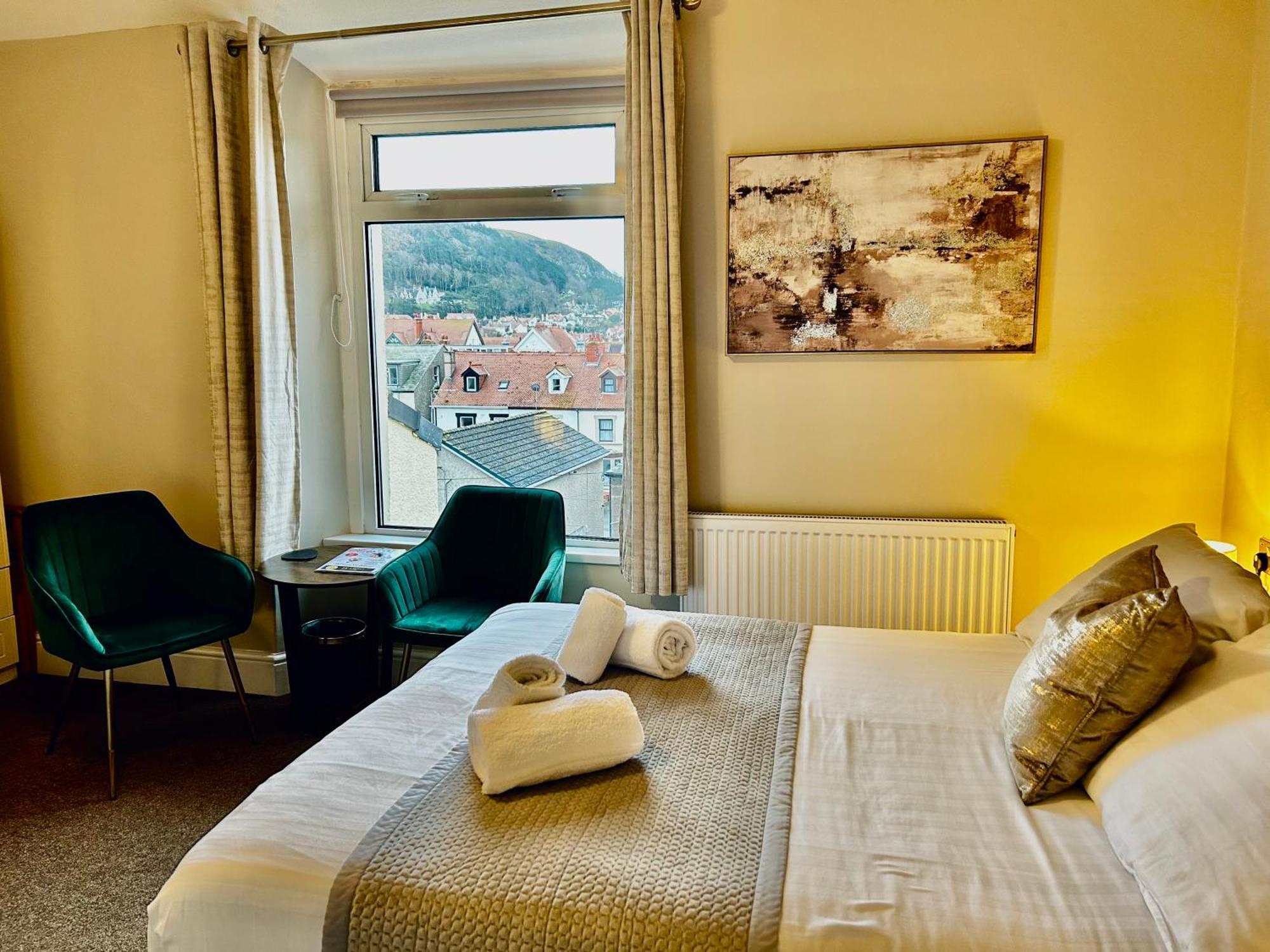 Hotel No5, Beachfront With Free Private Car Park Llandudno Exterior photo