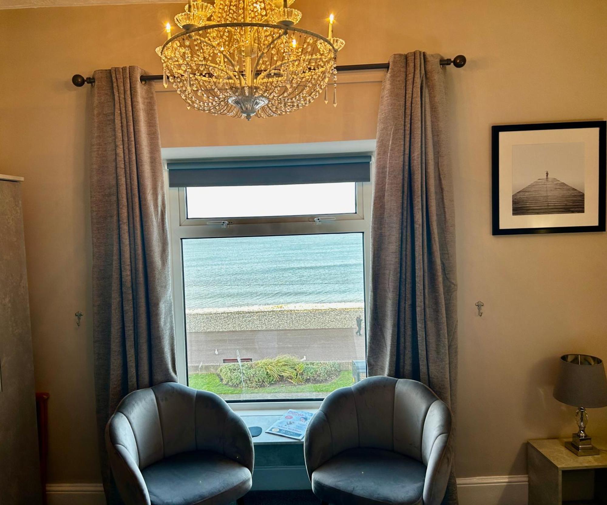Hotel No5, Beachfront With Free Private Car Park Llandudno Exterior photo