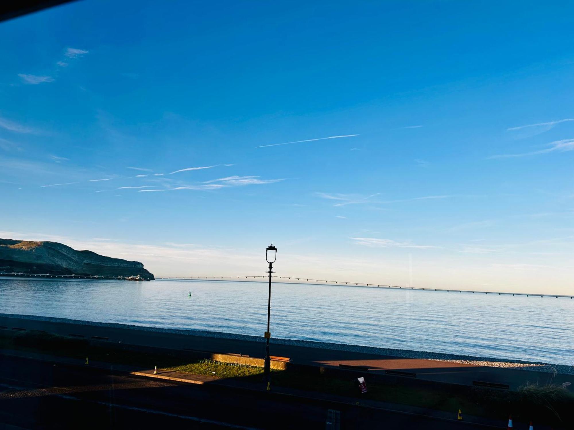Hotel No5, Beachfront With Free Private Car Park Llandudno Exterior photo